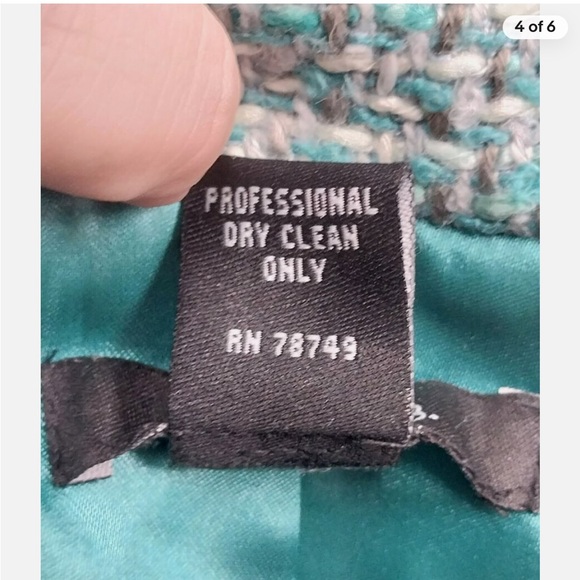 Arden B. Tweed short belted jacket in acrylic and wool.  Like new! Lined - Picture 6 of 7